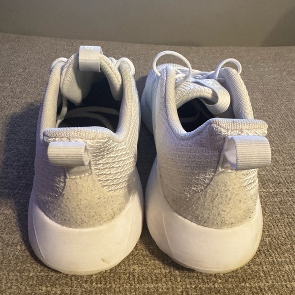Adidas Questar Flow White/White size 12 - Picture 4 of 9